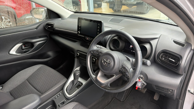 Toyota Yaris 1.5 Hybrid Design 5dr CVT Hybrid Hatchback
